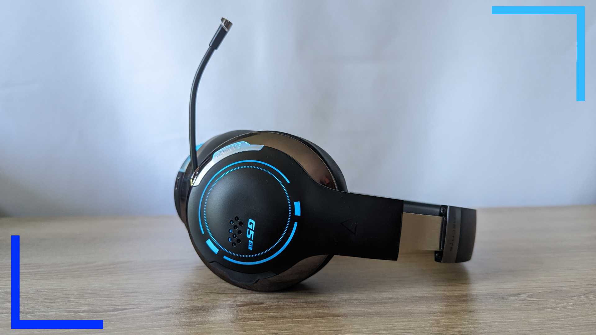 Edifier G5BT Gaming Headset Review: Best of the Both Worlds