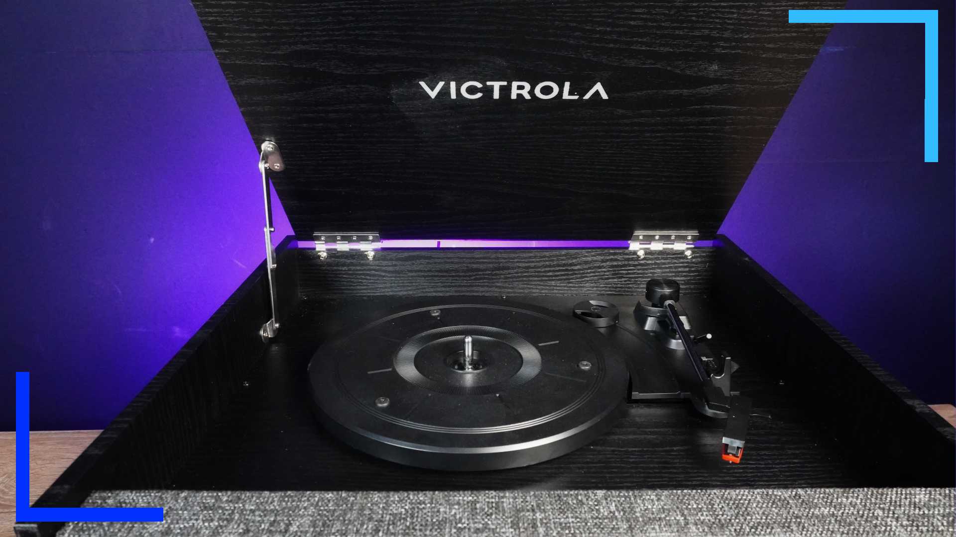 Angled photo to show the main turntable on the Victrola Century. 